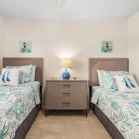 Naples Luxury 4Bdr+Den Pool Home